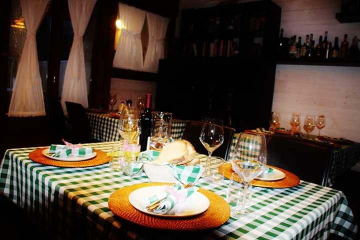 圣埃拉莫因科莱 The Holiday House酒店 外观 照片