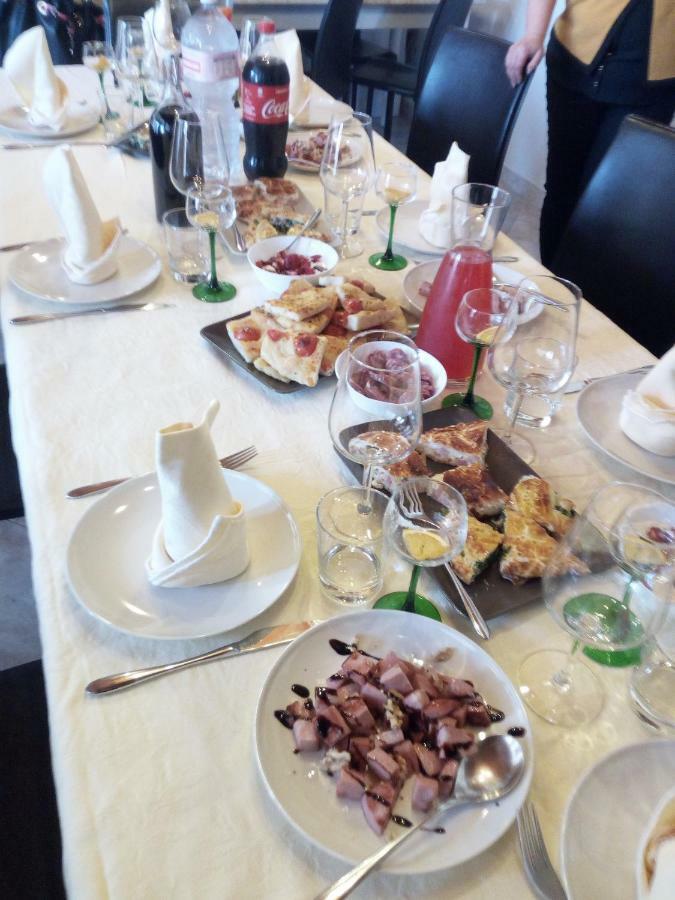 圣埃拉莫因科莱 The Holiday House酒店 外观 照片
